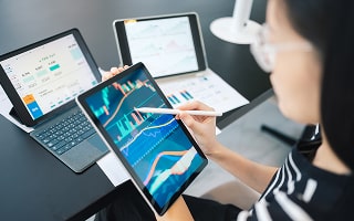 Which Key Economic, Social, and Regulatory Factors Are Driving Current Trends in New Hampshire's Local Property Markets?